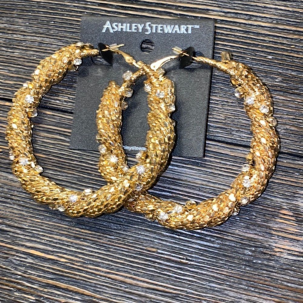 Gold plated  fashionable hoop earrings